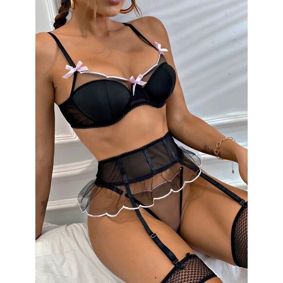 Sexy Lingerie Set   - Picture 1 of 8